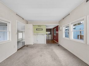 261 Newbury 33B, Peabody MA 01960