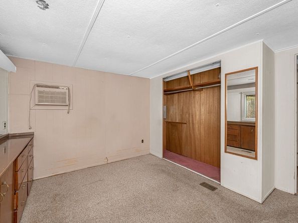 261 Newbury 33B, Peabody MA 01960