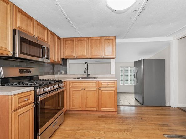 261 Newbury 33B, Peabody MA 01960