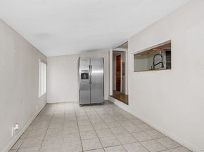 261 Newbury 33B, Peabody MA 01960