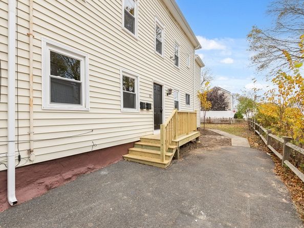 12 Thorndike St, Salem MA 01970