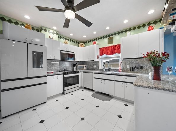 18 Seaview Ave, Revere MA 02151