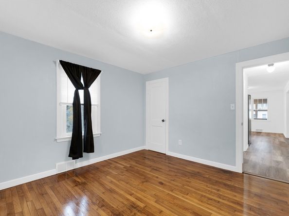 20 Leicester St, Oxford MA 01537