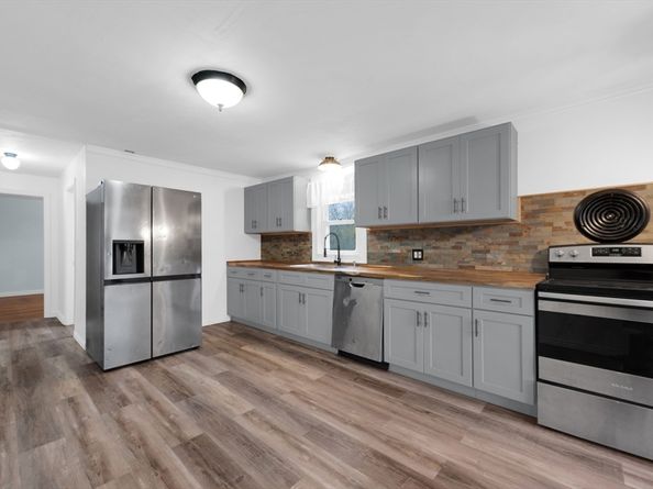 20 Leicester St, Oxford MA 01537