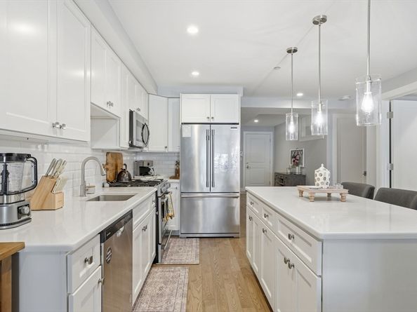 9 Independence Ave 105, Braintree MA 02184