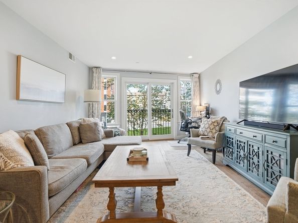 9 Independence Ave 105, Braintree MA 02184