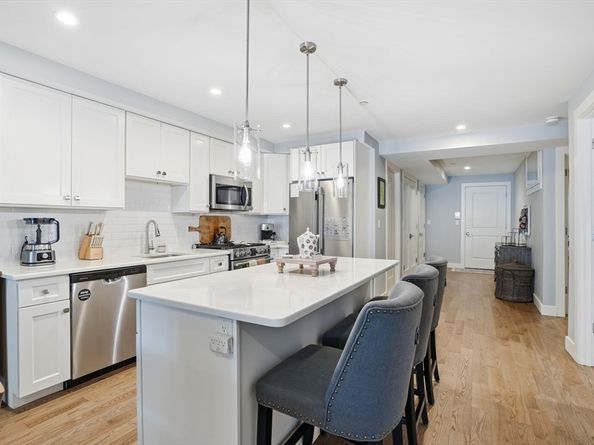 9 Independence Ave 105, Braintree MA 02184