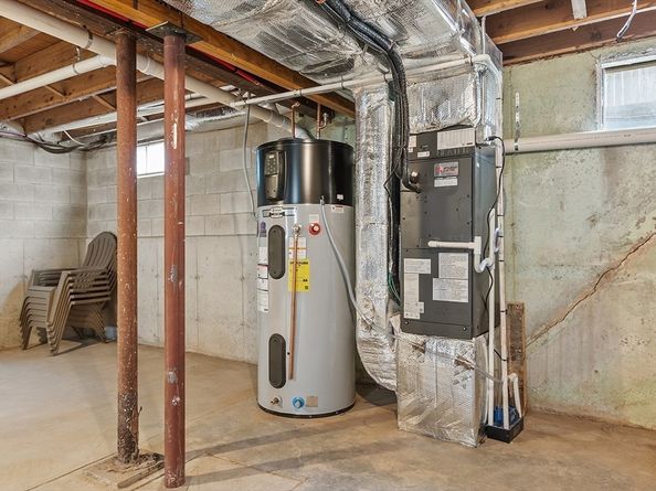 23 Blossom Street, Clinton MA 01510