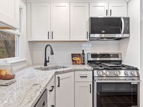 23 Blossom Street, Clinton MA 01510