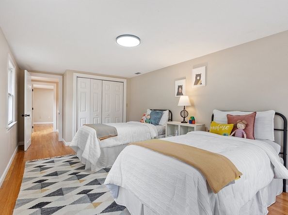 23 Blossom Street, Clinton MA 01510