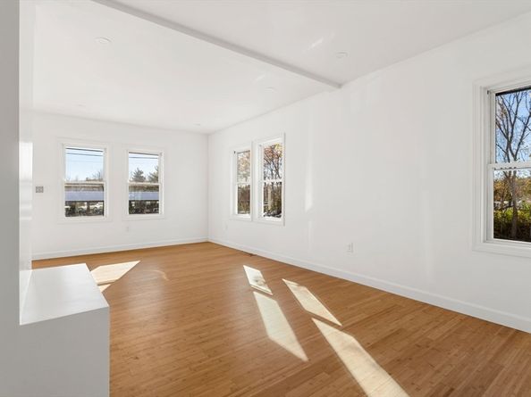 3 Highland Park Ave, Hudson MA 01749