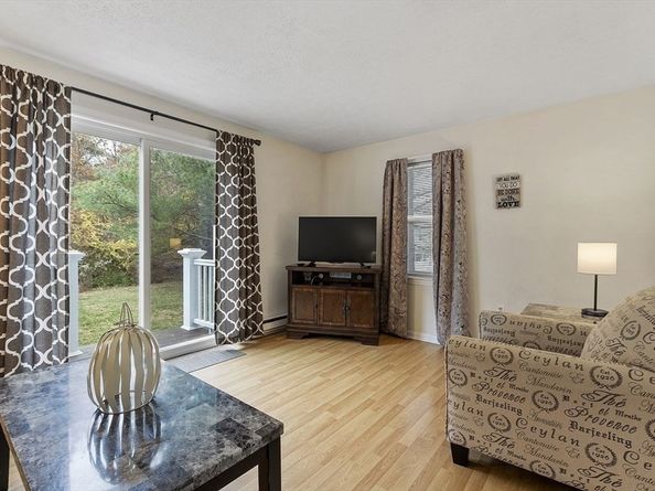 68 Olde Colonial Dr 6, Gardner MA 01440