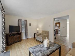 68 Olde Colonial Dr 6, Gardner MA 01440