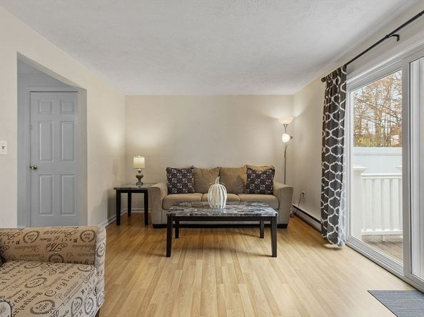 68 Olde Colonial Dr 6, Gardner MA 01440