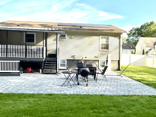 28 Greenwood Ave, Tewksbury MA 01876