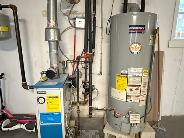 28 Greenwood Ave, Tewksbury MA 01876