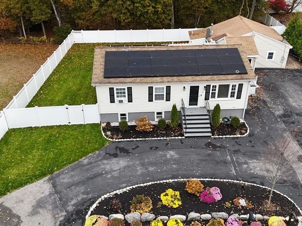 28 Greenwood Ave, Tewksbury MA 01876