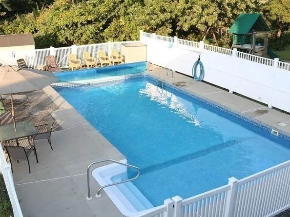 12 Drummer Lane, Leominster MA 01453