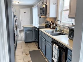 12 Drummer Lane, Leominster MA 01453