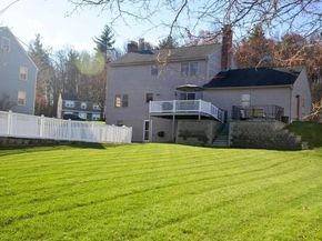 12 Drummer Lane, Leominster MA 01453