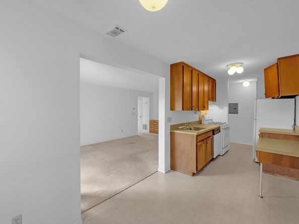 42 Shrewsbury Green Drive I, Shrewsbury MA 01545