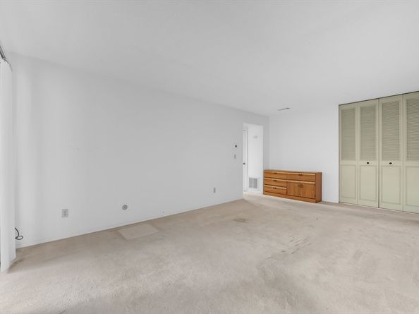 42 Shrewsbury Green Drive I, Shrewsbury MA 01545