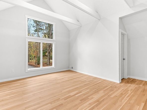 7 Cliff Rd, Wellesley MA 02481