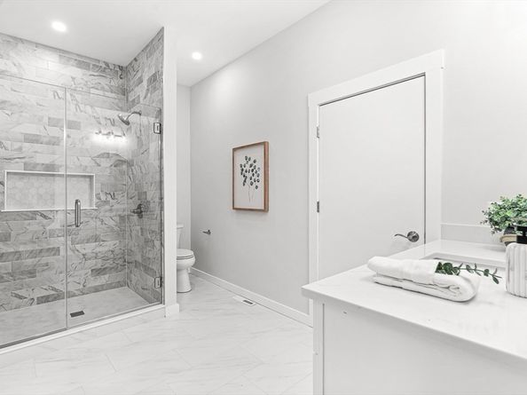 7 Cliff Rd, Wellesley MA 02481