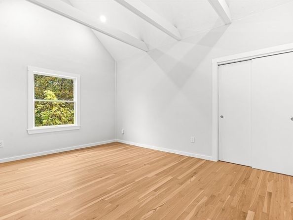 7 Cliff Rd, Wellesley MA 02481