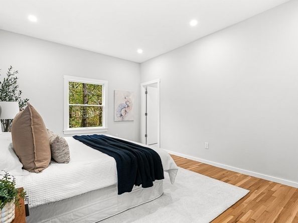 7 Cliff Rd, Wellesley MA 02481