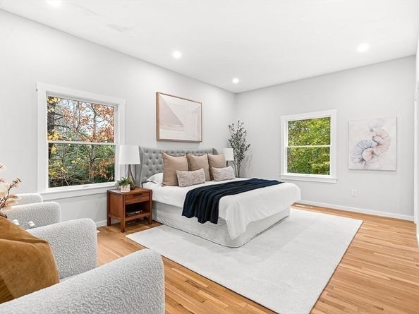 7 Cliff Rd, Wellesley MA 02481