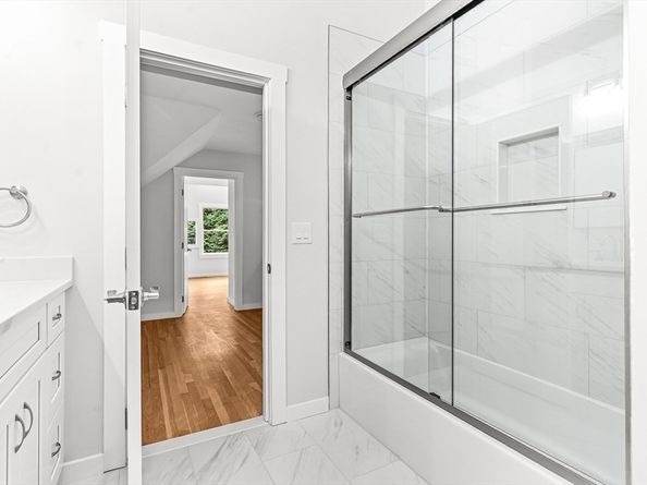 7 Cliff Rd, Wellesley MA 02481