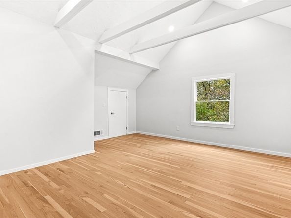 7 Cliff Rd, Wellesley MA 02481