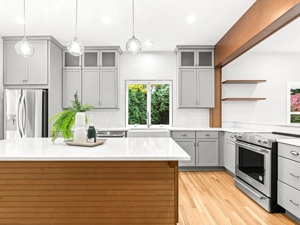 7 Cliff Rd, Wellesley MA 02481