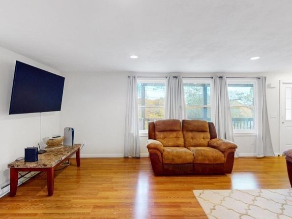 5-B Swan Ave, Worcester MA 01602