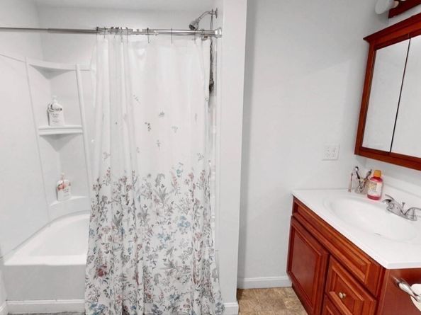 5-B Swan Ave, Worcester MA 01602