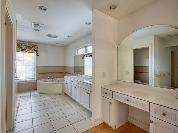 470 Rockland St, Brockton MA 02301