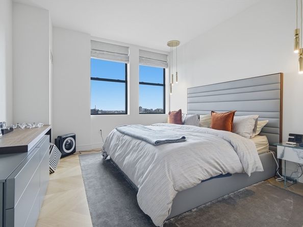 285 Columbus Ave PH 805, Boston MA 02116