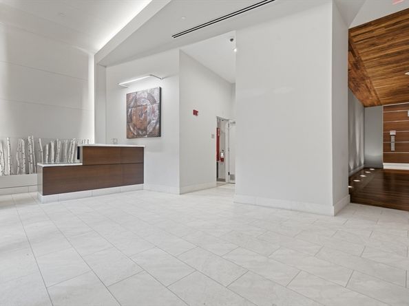 285 Columbus Ave PH 805, Boston MA 02116