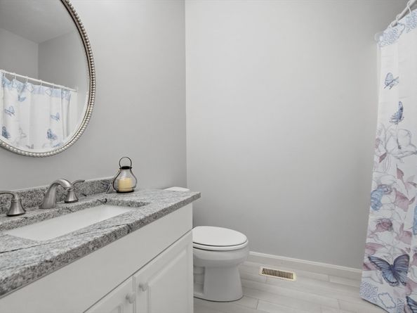 36 Cambridge Rd 40, Woburn MA 01801