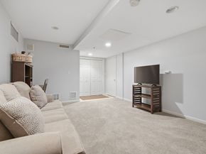 36 Cambridge Rd 40, Woburn MA 01801