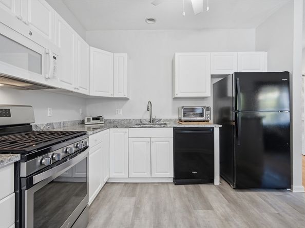 36 Cambridge Rd 40, Woburn MA 01801