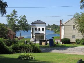 30 Taft Ave, Mendon MA 01756