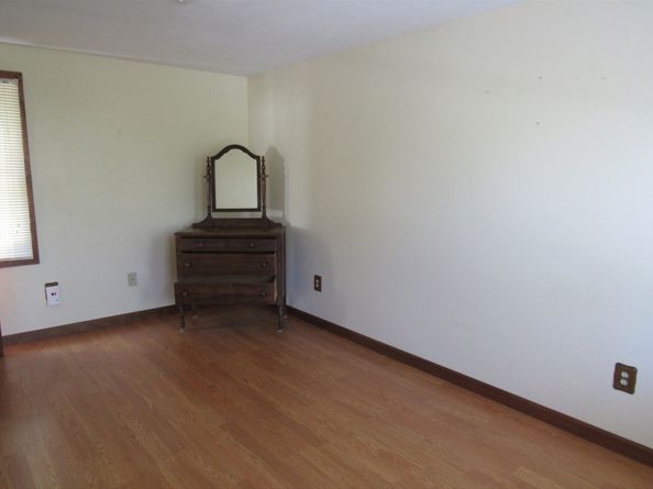 30 Taft Ave, Mendon MA 01756