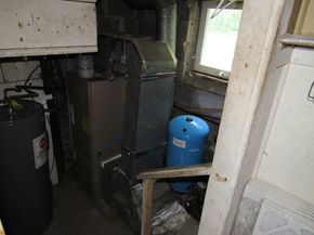 30 Taft Ave, Mendon MA 01756