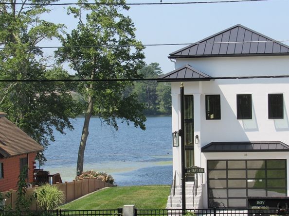 30 Taft Ave, Mendon MA 01756