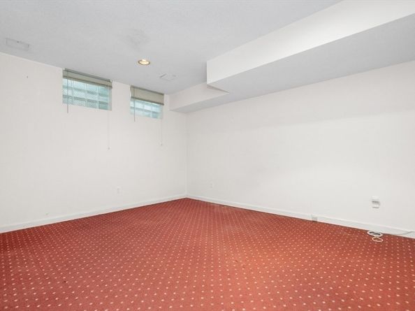 15 Kings Way 25, Waltham MA 02451