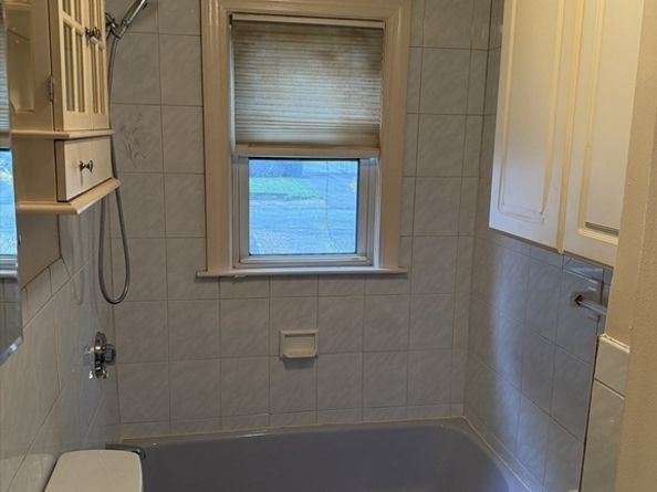 49 Hawthorn St, Newton MA 02458