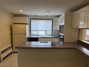 49 Hawthorn St, Newton MA 02458