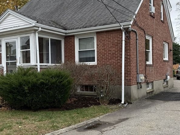 49 Hawthorn St, Newton MA 02458